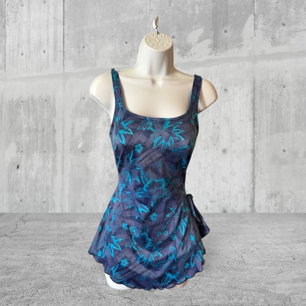 Maggie’s of Hollywood one piece floral print modestly cut swimsuit side slit,